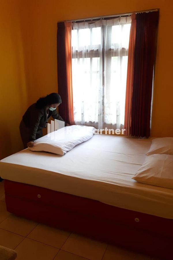 Bromo Indah Lestari Homestay Mitra Reddoorz 岩望 外观 照片