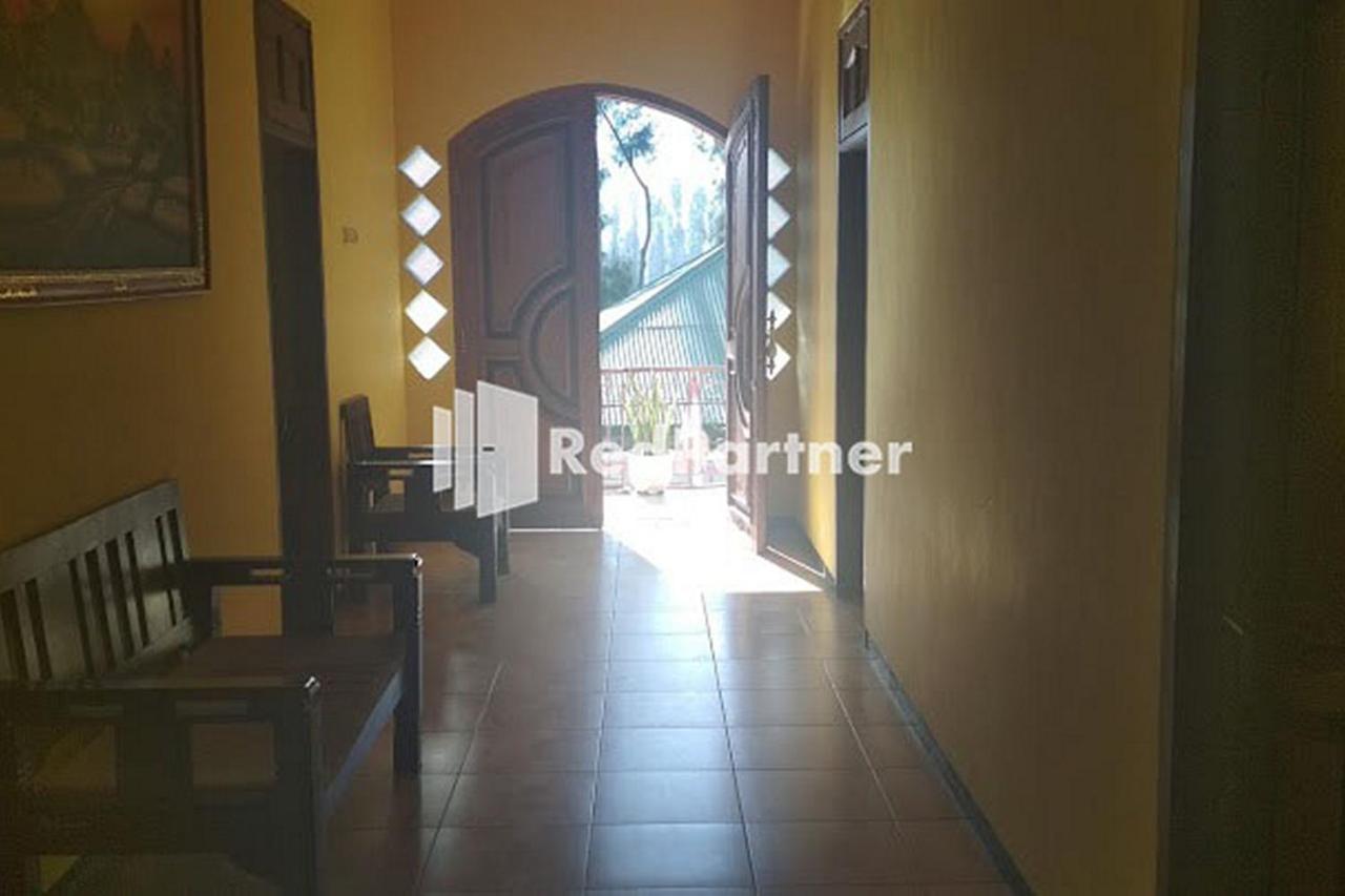 Bromo Indah Lestari Homestay Mitra Reddoorz 岩望 外观 照片
