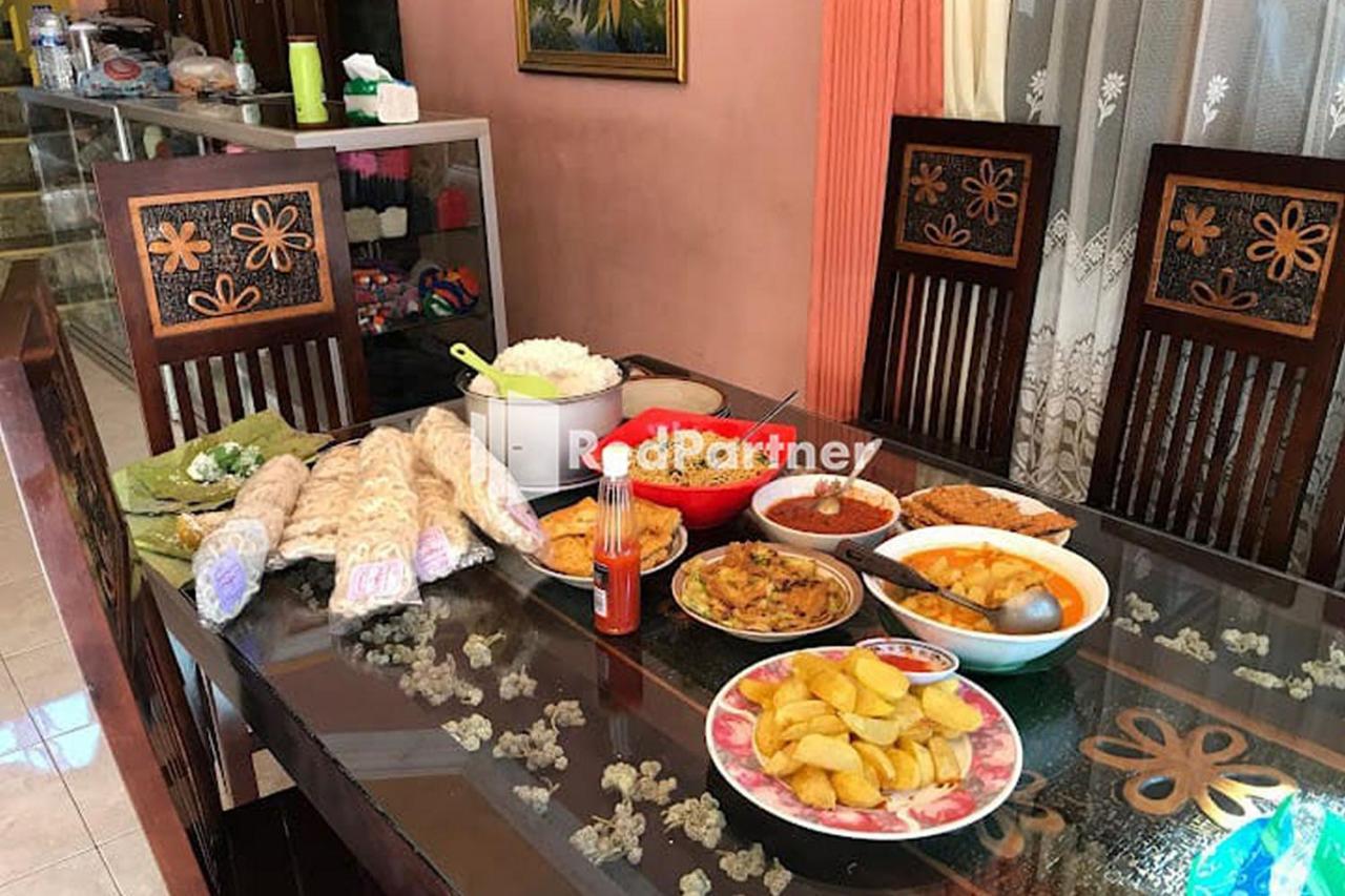 Bromo Indah Lestari Homestay Mitra Reddoorz 岩望 外观 照片