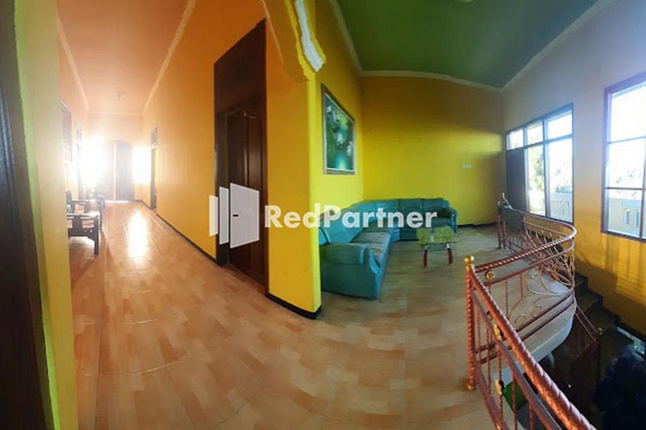 Bromo Indah Lestari Homestay Mitra Reddoorz 岩望 外观 照片